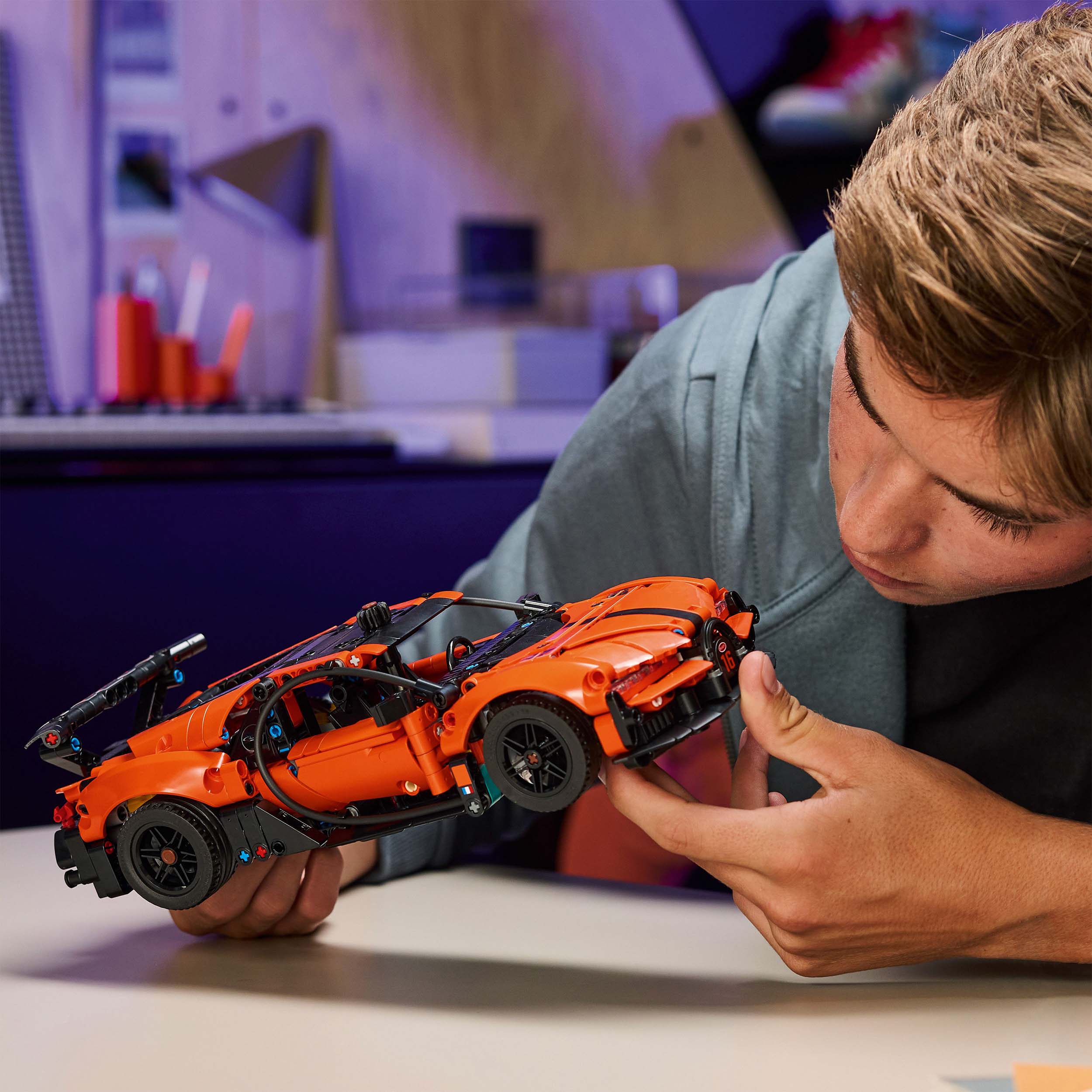 LEGO Technic Bugatti Chiron Pur Sport 42222 | Bugatti Store